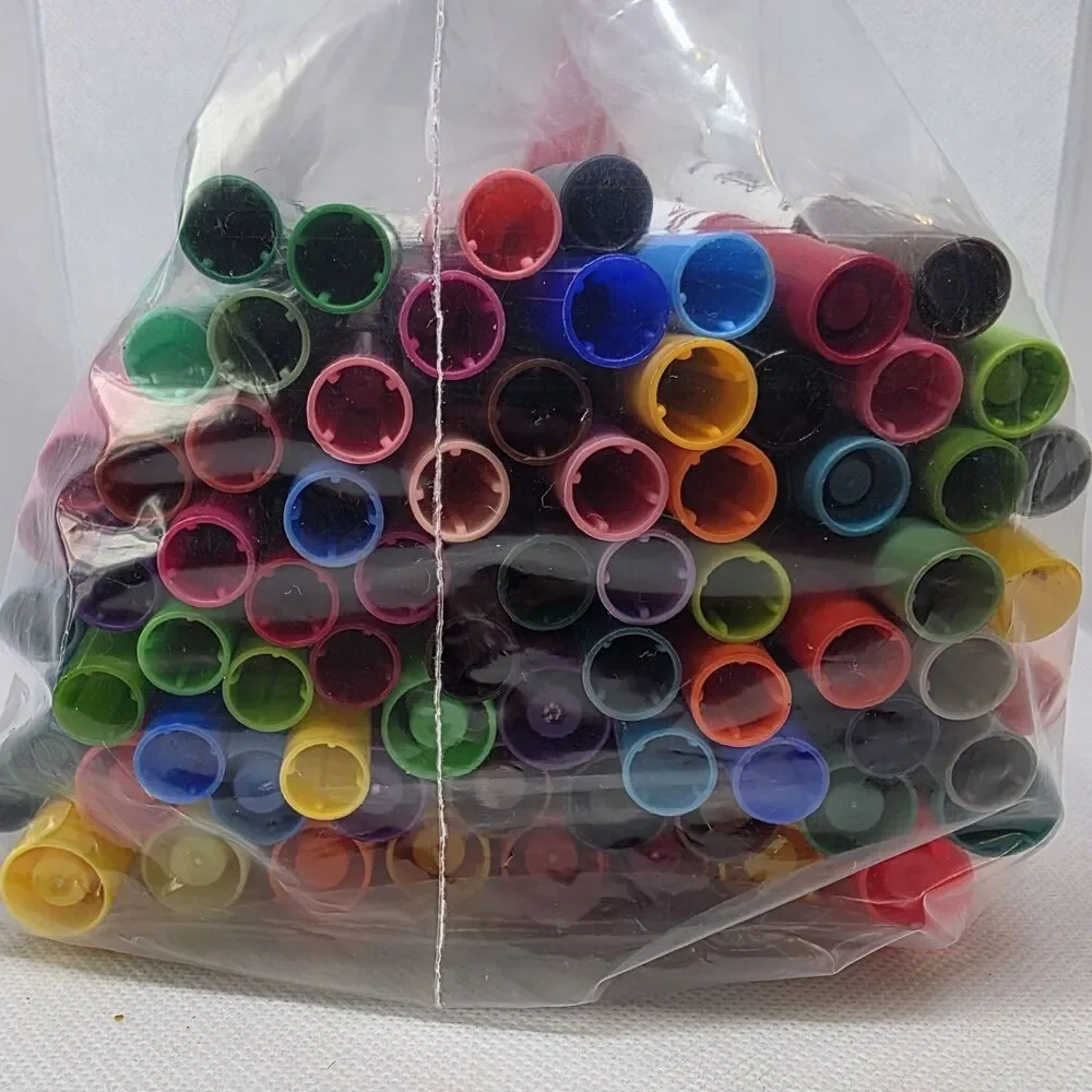 Lot 105 Various Markers - Crayola / Pip Squeaks / Mr Sketch / CraZart